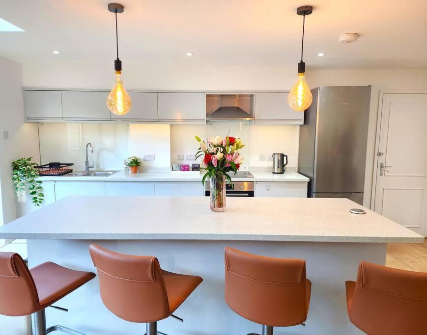 Hutchcomb Villa, 4 Bed Luxury House,Oxford+Parking Exterior photo